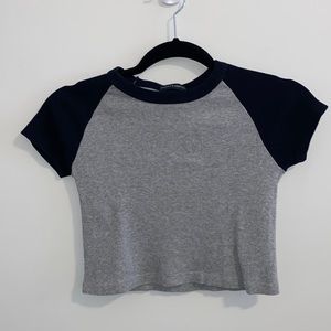 Brandy Melville cotton baseball shirt Xs
